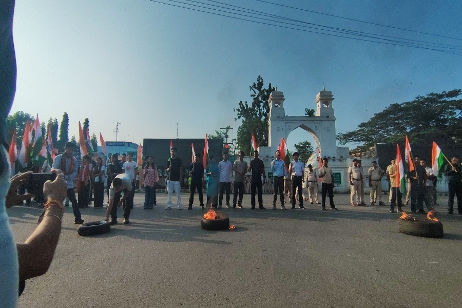 24-hours bandh by Tripura Civil Society begins over  Inner Line Permit, Deportation of Illegal Migrants, and Tiprasa Accord Implementation