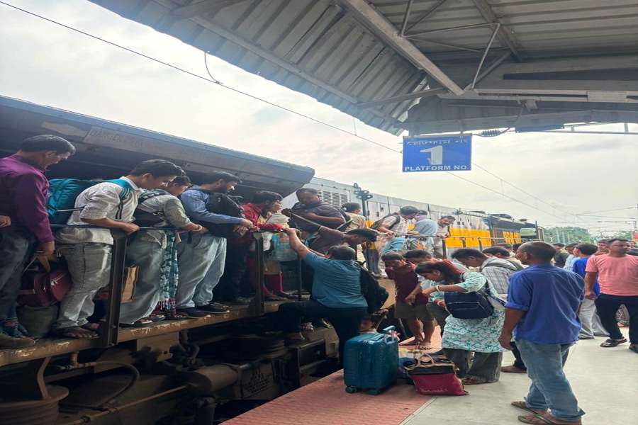 Rail Blockade at Jirania Over Severe Overcrowding on Agartala–Karimganja Passenger Train