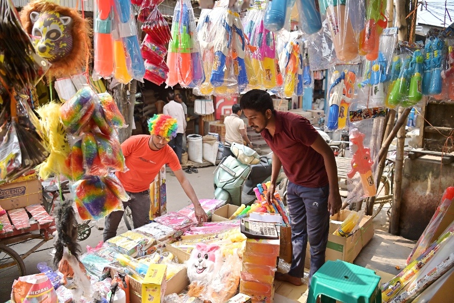 Markets in Agartala Come Alive Ahead of Dol Purnima