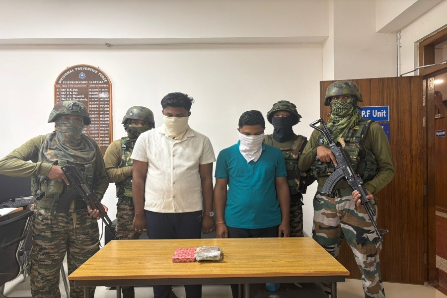 Assam Rifles detained two in Agartala with cocaine worth Rs 8 Crore​