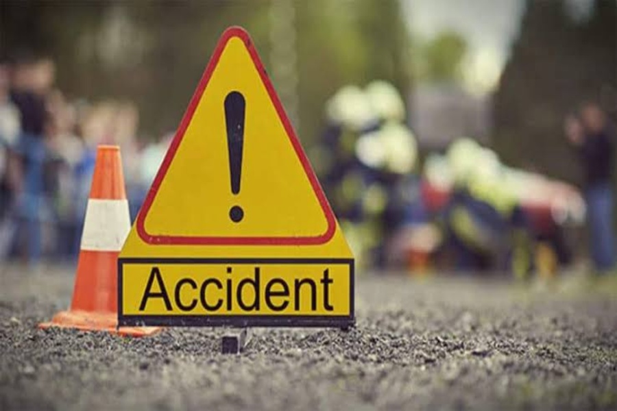 Six Injured as Speeding Bolero Rams Autorickshaw in Bamutia