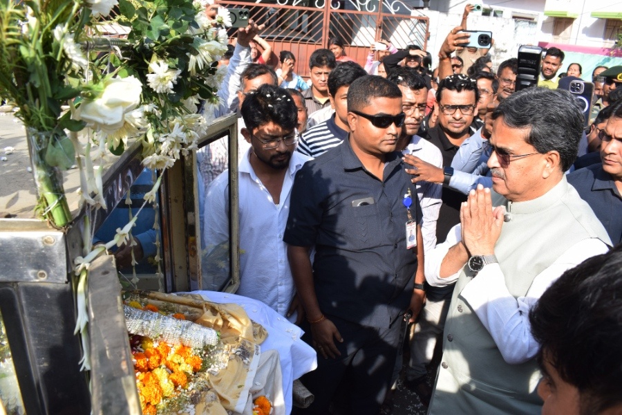 Body of Intern Doctor Saptarshi Das Returns Home, CM, Cong leaders pay Their Respects