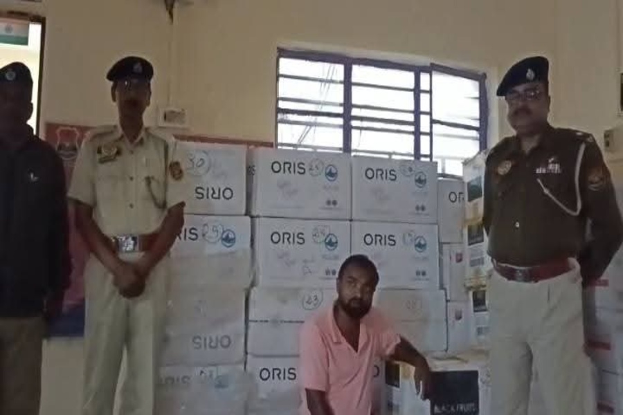 Police in Srinagar Arrest Truck Driver with Burmese Cigarettes Worth Rs 60 Lakh