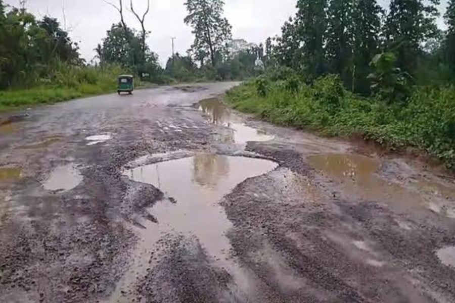 Poor road condition triggers road blockade in Dhalai, commuters suffer