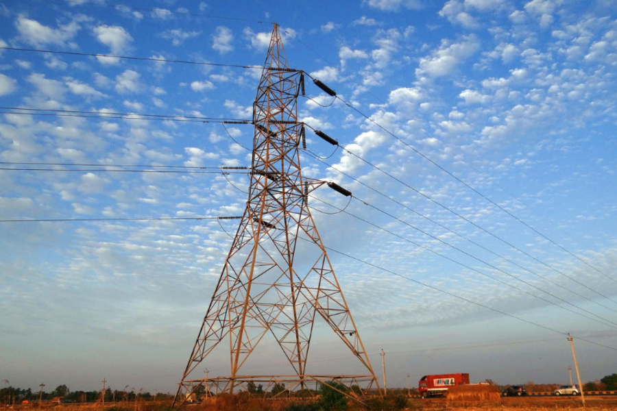 Family Escapes Unhurt as Power Tower ...