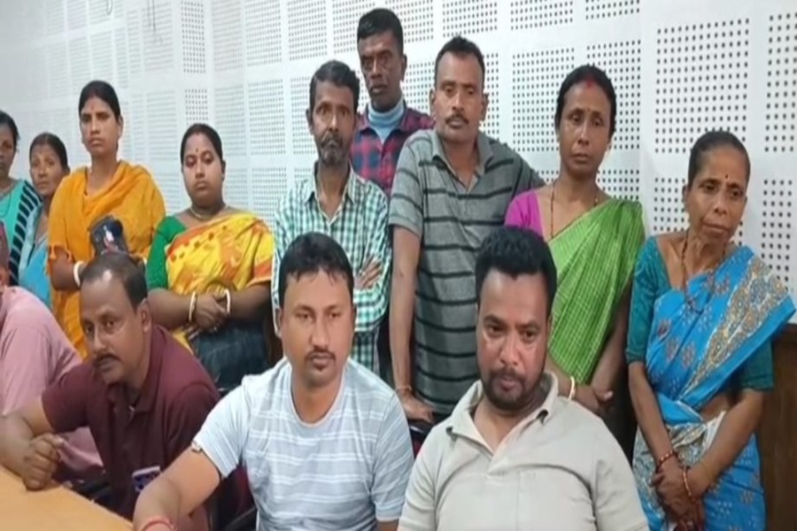 Fear and Uncertainty Grip Residents Near Howrah Bridge Over Dam Construction