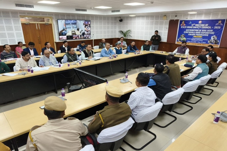 Transport Minister Honors 8 “Rah Veer” Heroes, Discusses Road Safety Measures