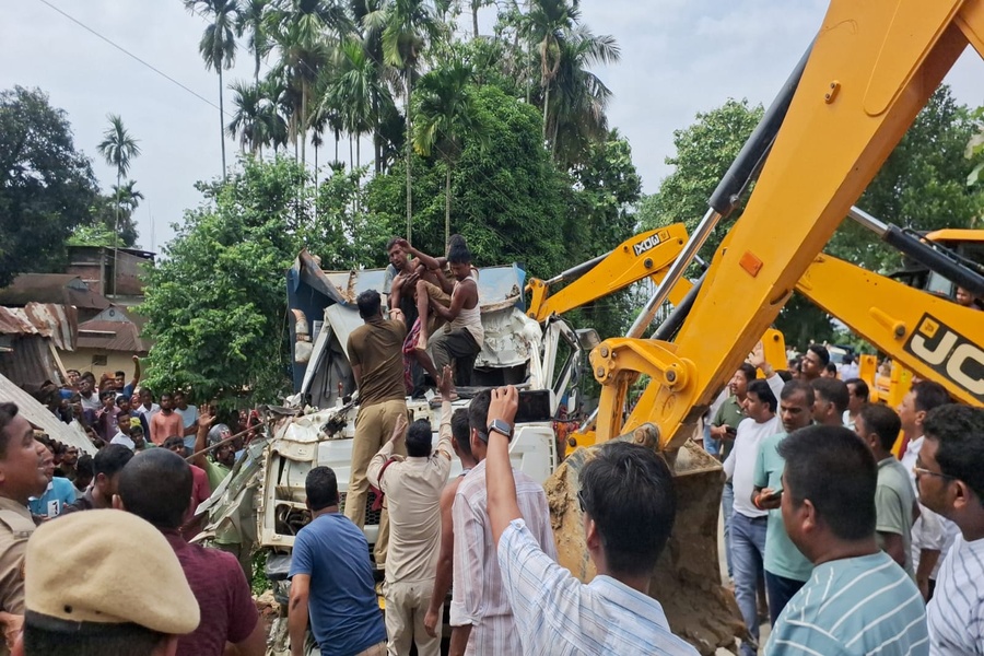 Massive Rescue Operation Saves Driver After Truck Overturns on NH-8