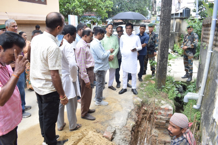 Mayor inspects Covered Drain Construction in Agartala