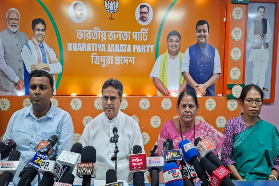 Opposition blames EVMs, EC whenever it loses elections: Tripura CM