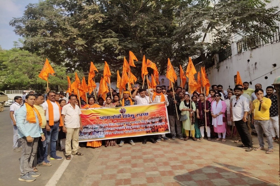 Right wing body holds protest infront of Bangladesh envoy office in Agartala Over Alleged Minority Atrocities