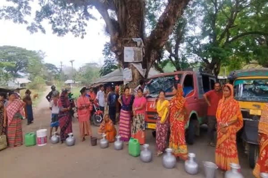 Locals block road in Kachuchara amid ...