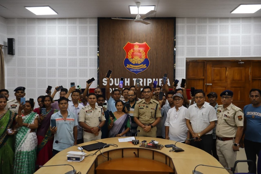 South Tripura Police Returns 35 Recovered Mobile Phones Worth Around Rs 6 Lakh