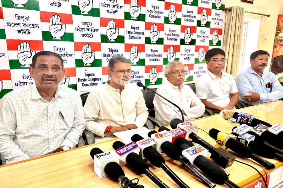 Tripura Congress Criticizes BJP Over RTI Dilution, Governance Failures