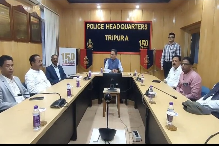 Tripura Journalists Meet DGP After Open Threats to Senior Editor, demands action