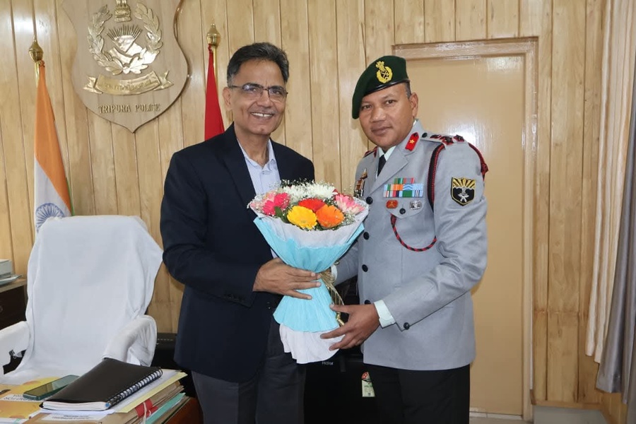 Tripura Security Review: DIG 21 Sector Assam Rifles Meets DGP