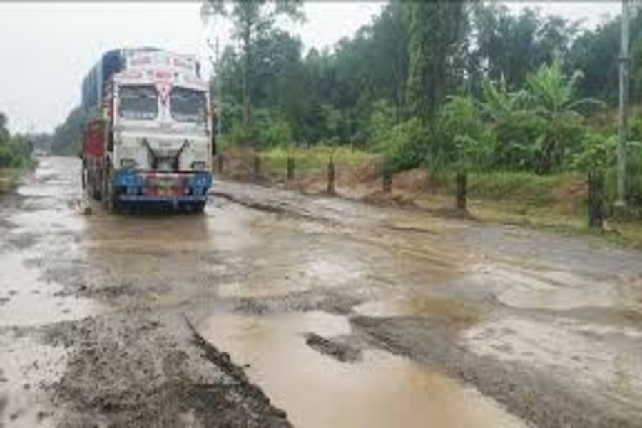 Villagers Protest Over Dilapidated Su...