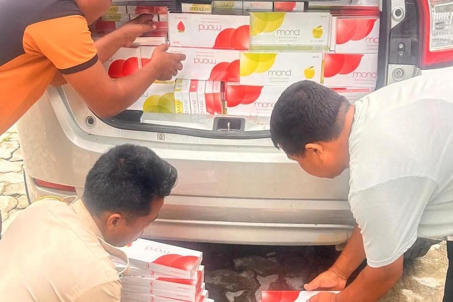 Tripura Police seized illegal cigarettes of Rs 6 lakh