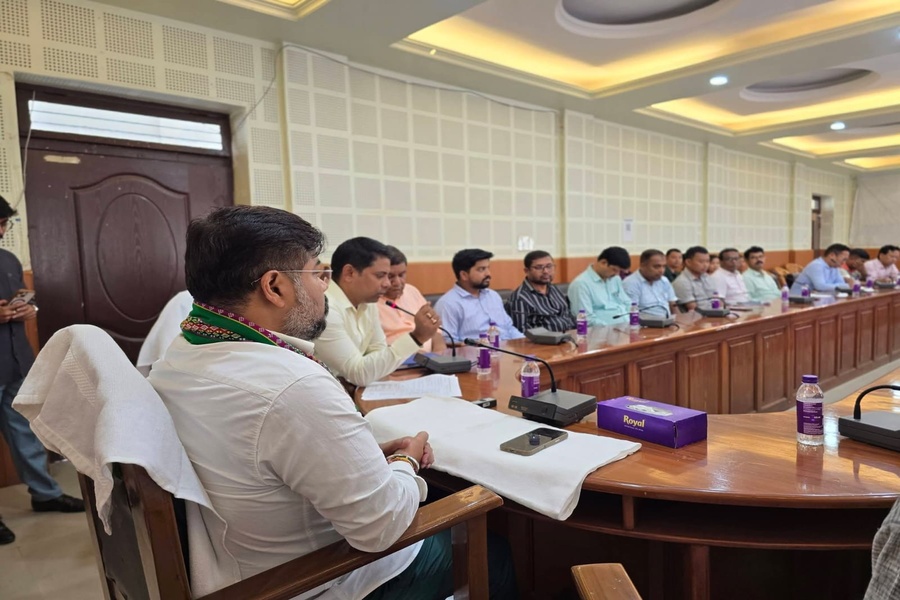 Transport Minister Reviews Development Projects; Emphasizes Transparency and Accountability