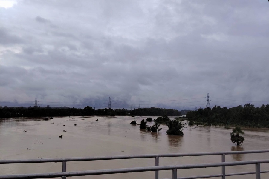 Emergency repairs begin as manu river embankment erodes near India-Bangladesh Border