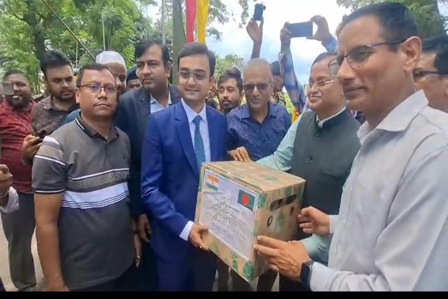 Tripura CM sends 600 kew pineapples a...